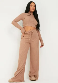 Airport Vibin'|Tops*Missy Empire Billie Brown Rib High Neck Crop Top