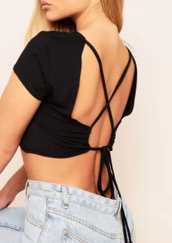 Tops*Missy Empire Rhea Black Tie Back Detail Cropped T-Shirt